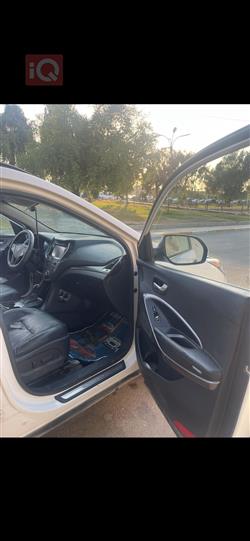 Hyundai Grand Santa Fe